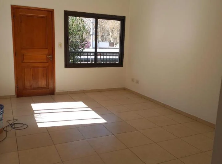 EXCELENTE DEPARTAMENTO COMPLEJO PRIVADO EN GUAYMALLEN  2