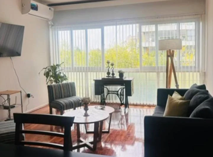 Hermoso Dpto. Avenida Emilio Civit con o sin muebles  4
