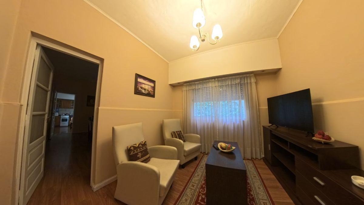 Foto de Casa en venta con pileta, parque y garaje en excelente ubicación, imagen 3