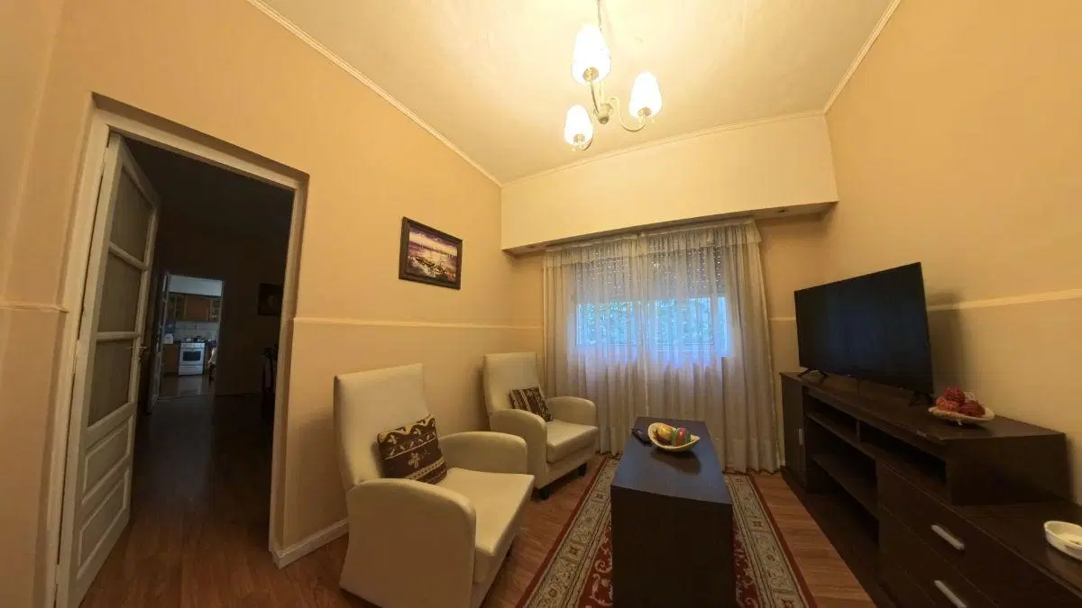 Casa en venta con pileta, parque y garaje en excelente ubicación 3