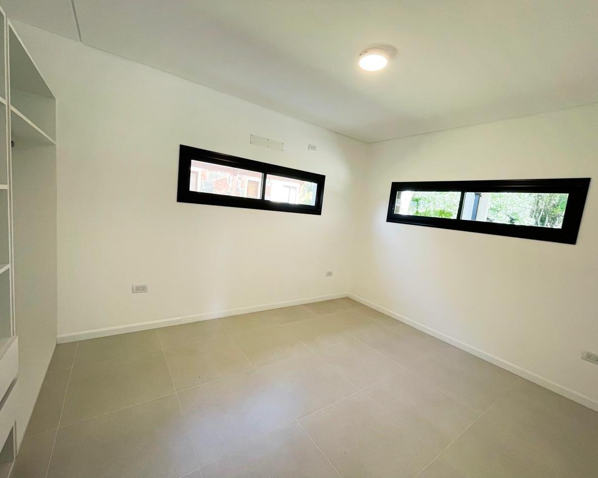 Venta Casa Minimalista a Estrenar Costa del Este 3