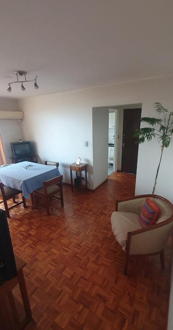 Foto de VENTA DEPARTAMENTO EN FLORES, imagen 2