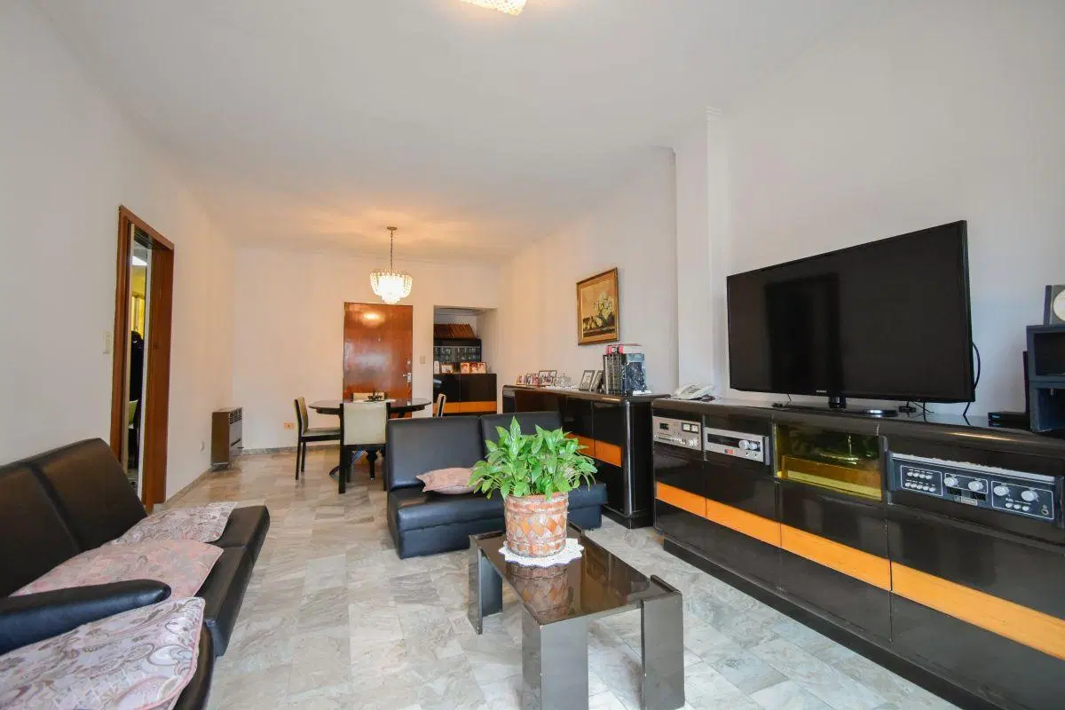 Semipiso de 92 m2 4amb-Muy luminoso con cochera, dependencia y balcon terraza. 1