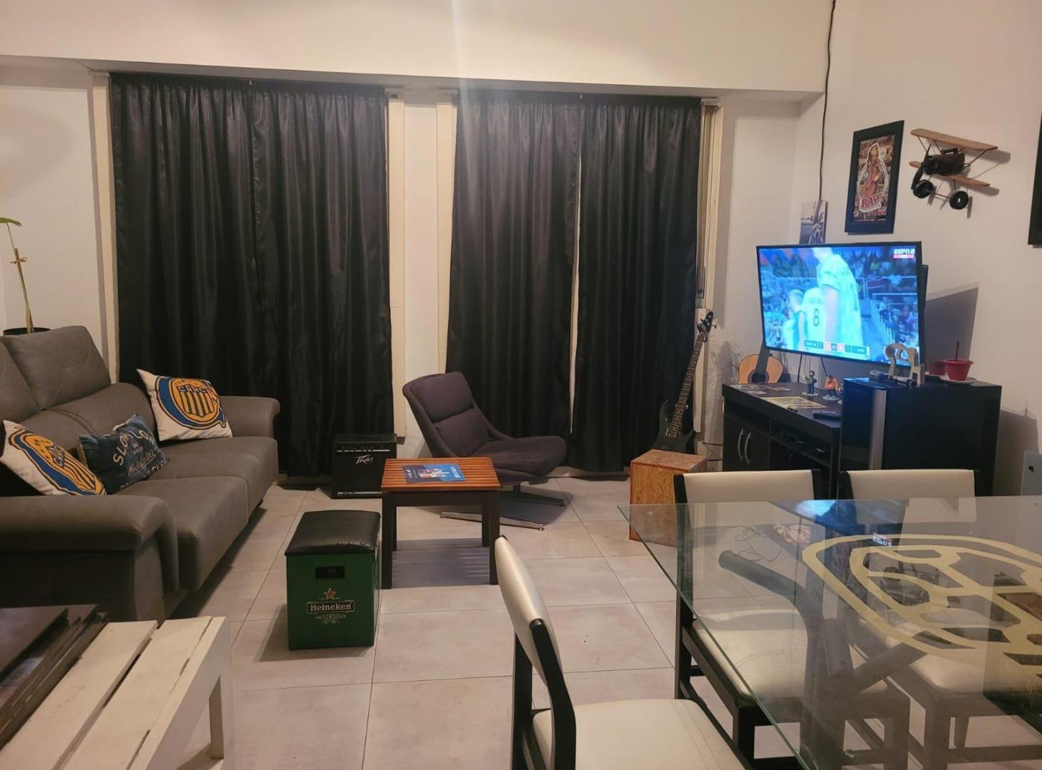 EN VENTA DEPARTAMENTO PLANTA ALTA EN PARAGUAY 3400 CON TERRAZA Y BALCÓN