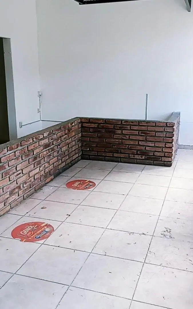 LOCAL COMERCIAL EN VENTA – AMPLIO FRENTE Y GRAN POTENCIAL COMERCIAL 3