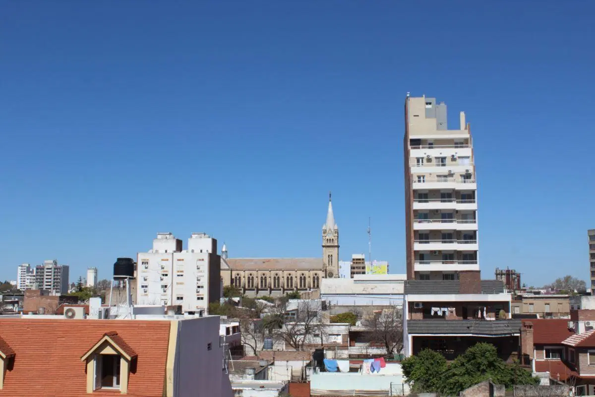 Casa 3 Dormitorios Con Quincho, Parrillero Y Terraza En Alberdi 4