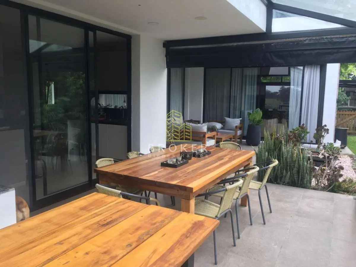 Venta Casa, Haras Santa María Escobar 2 dormitorios más Oficina 5