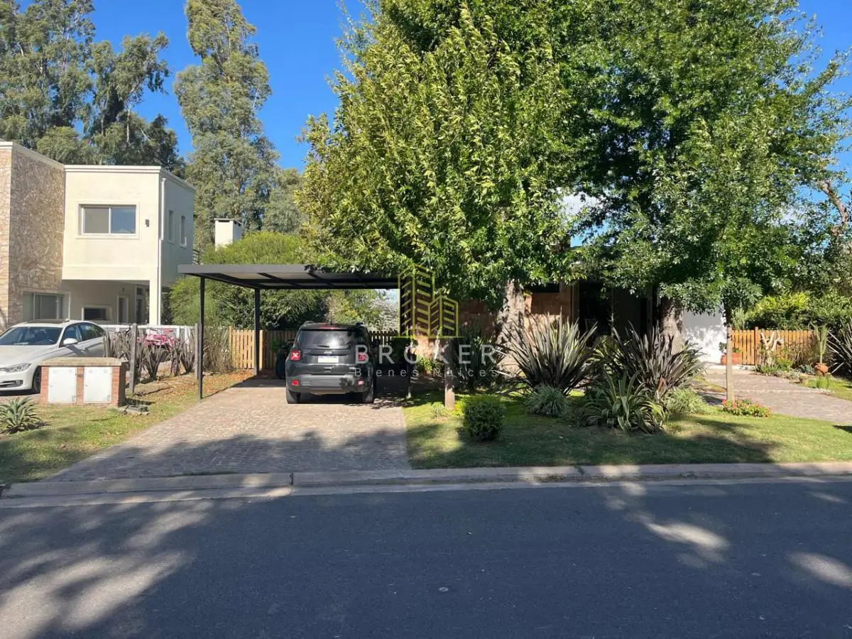 Venta Casa, Haras Santa María Escobar 2 dormitorios más Oficina 1