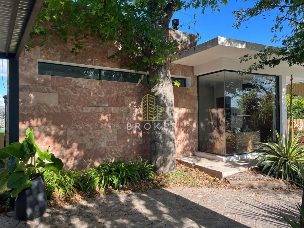 Venta Casa, Haras Santa María Escobar 2 dormitorios más Oficina 4