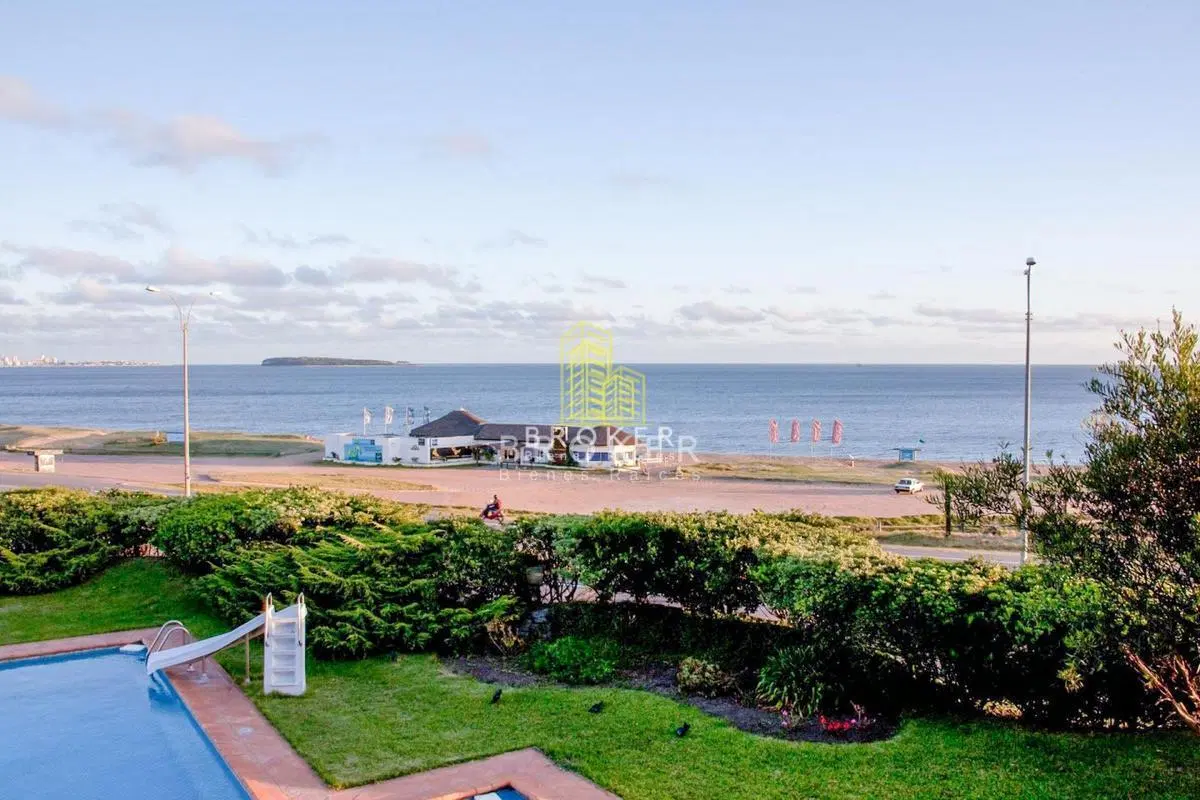 Venta Mansión frente al mar en Punta Del Este Playa Mansa 5