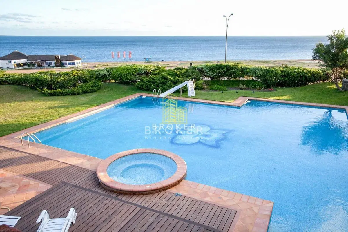 Venta Mansión frente al mar en Punta Del Este Playa Mansa 3