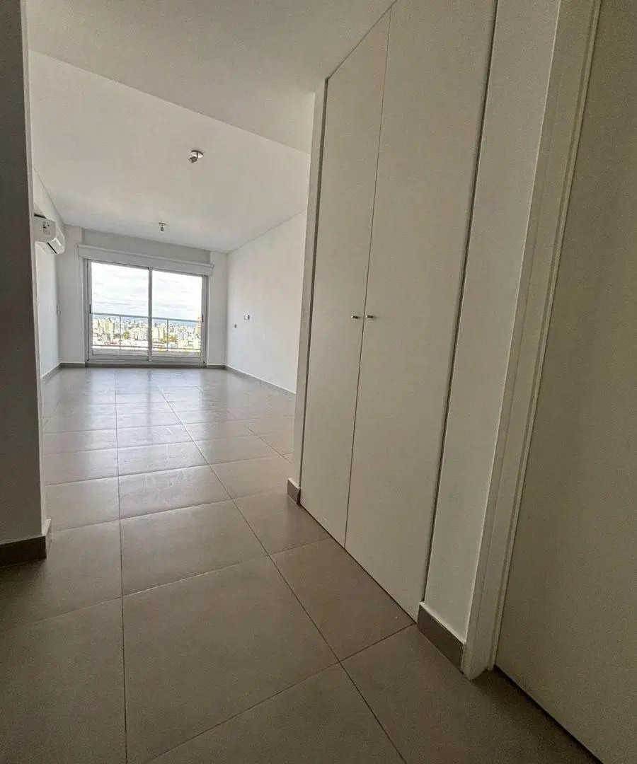 Alquiler Departamento de 1 ambiente con balcón y amenities, un country a metros del subte 2
