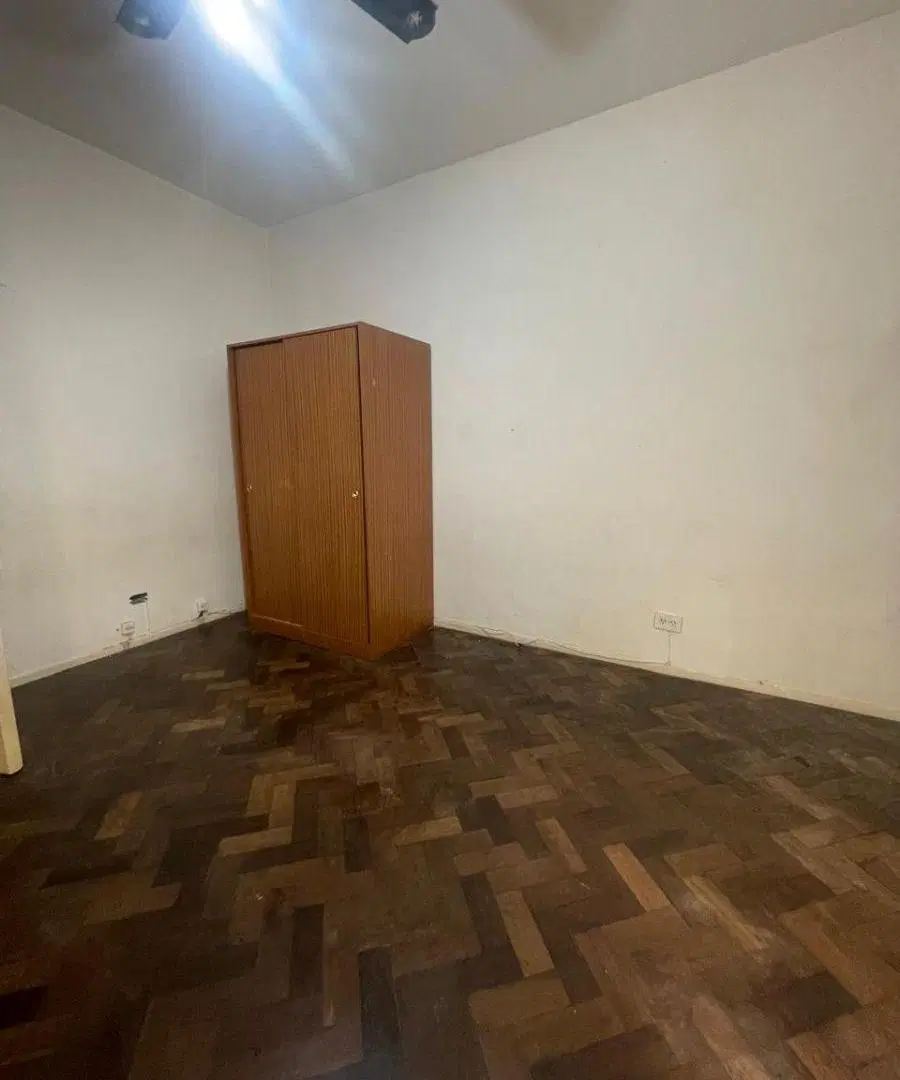 MONOAMBIENTE CON KITCHENETTE Y BALCON FRANCÉS EN ALMAGRO. OPORTUNIDAD! 3