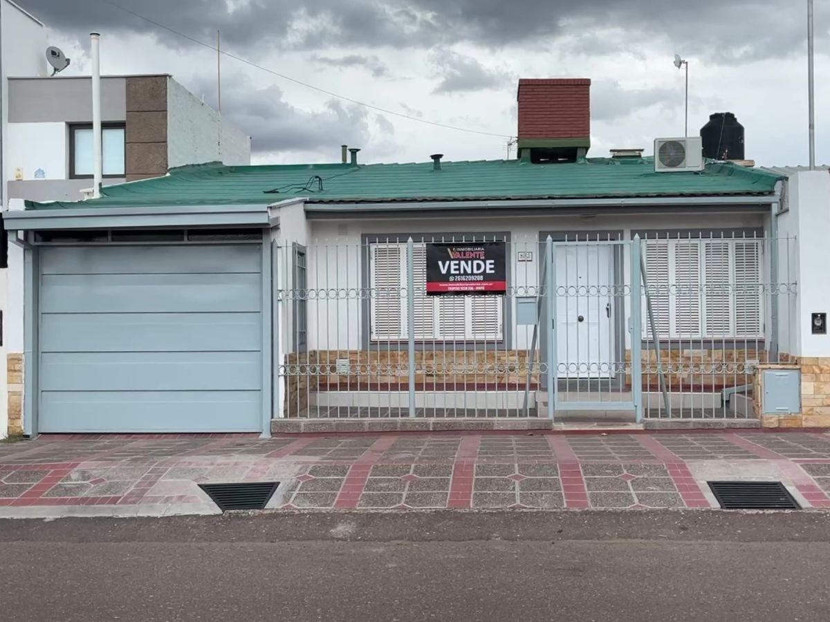 CASA EN VENTA CON EXCELENTE UBICACION EN MAIPU