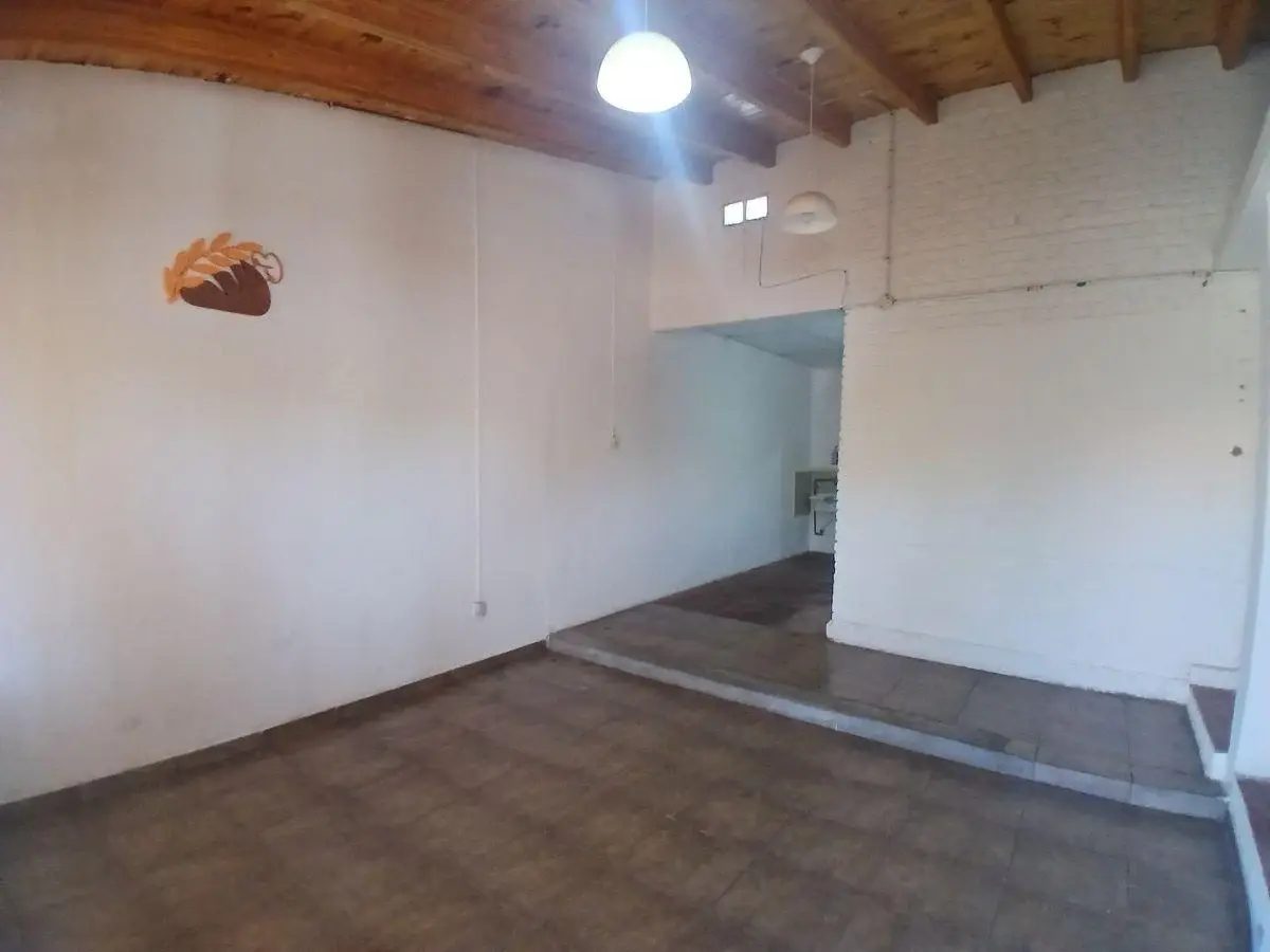 Local comercial en alquiler sobre Calle Padre Vázquez – Gral. Gutierrez 2