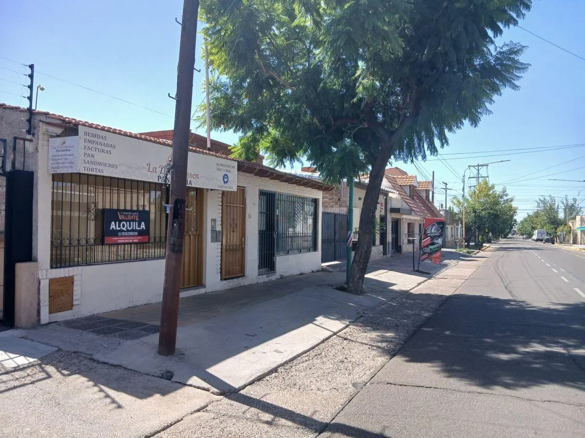 Local comercial en alquiler sobre Calle Padre Vázquez – Gral. Gutierrez 4