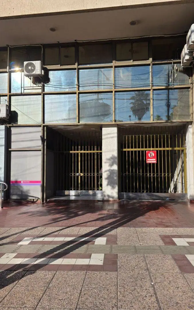 Departamento 1 dormitorio con patio frente a Plaza Godoy Cruz 4