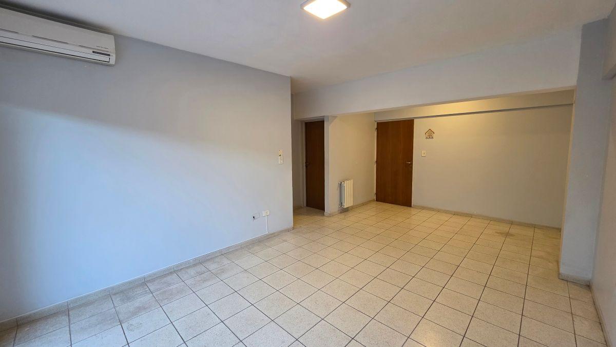 Foto de Departamento 1 dormitorio con patio frente a Plaza Godoy Cruz, imagen 5