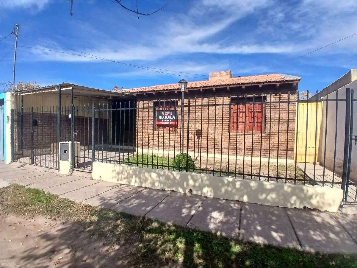 Amplia Casa de 3 dormitorios con patio en alquiler en Luján de Cuyo 5