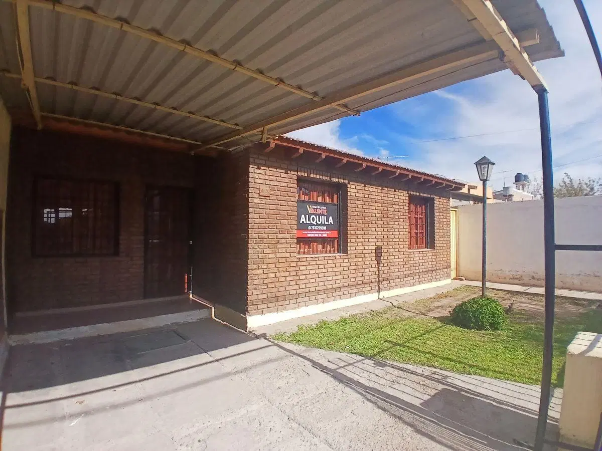 Amplia Casa de 3 dormitorios con patio en alquiler en Luján de Cuyo 4