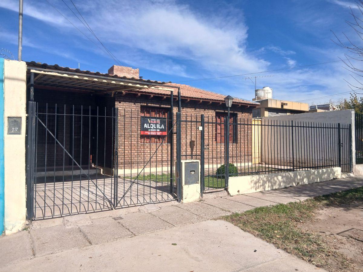 INMOBILIARIA VALENTE ALQUILA AMPLIA CASA EN LUJAN DE CUYO