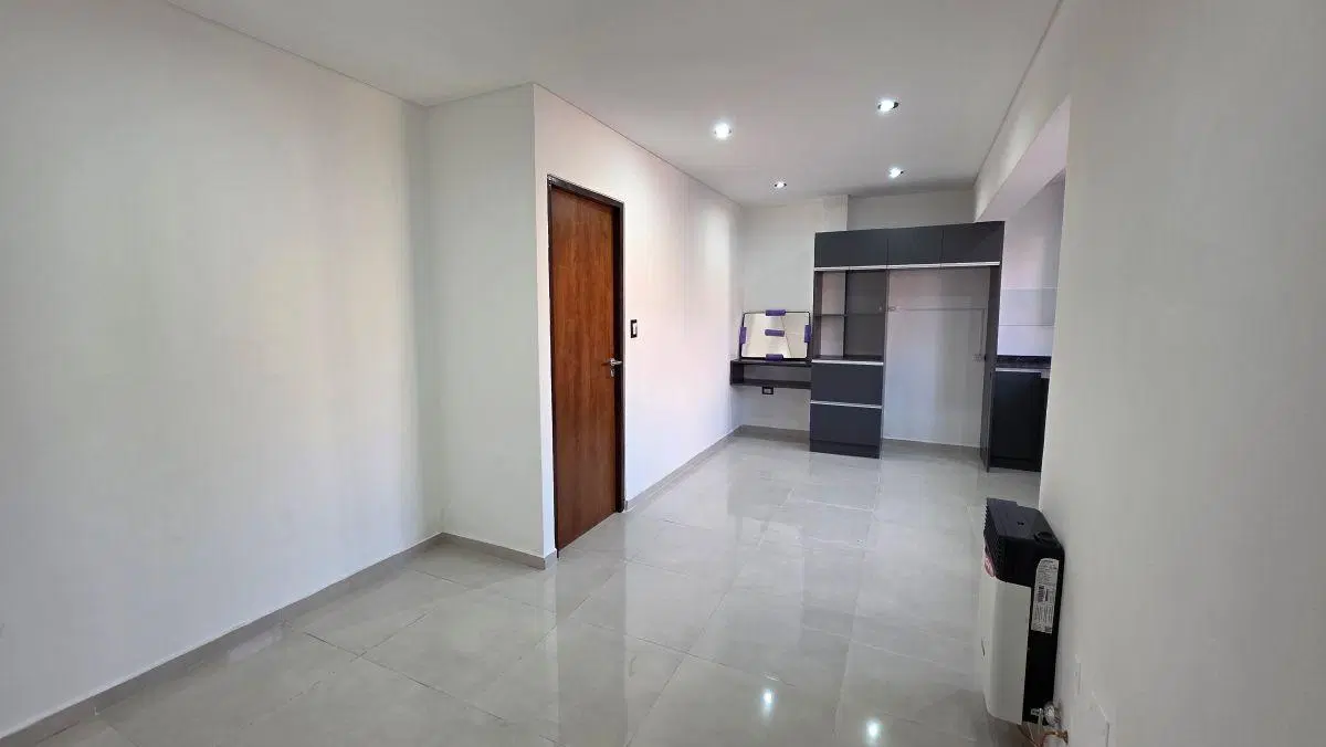 Departamento en alquiler a una cuadra de la plaza, con todo Maipú al alcance de la mano. 4