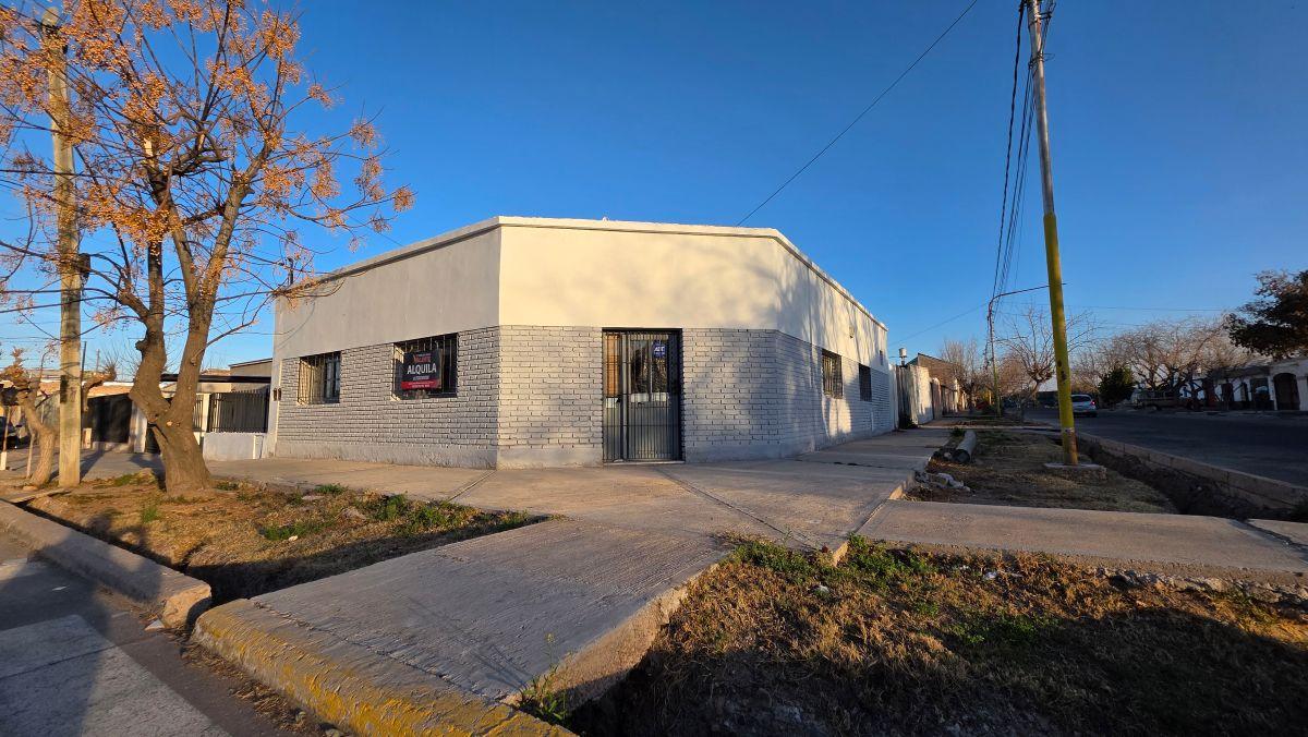 Foto de Alquiler Comercial Casa Esquina Vergara y Dr. Brandi | Maipú Centro, imagen 3