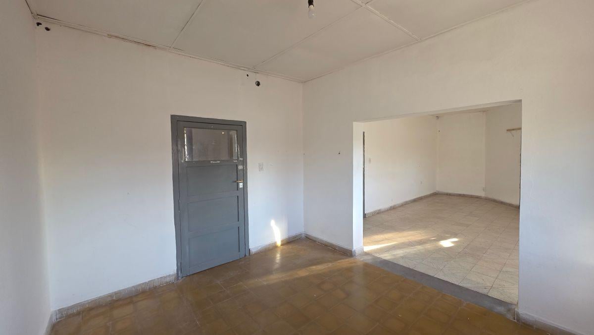 Foto de Alquiler Comercial Casa Esquina Vergara y Dr. Brandi | Maipú Centro, imagen 2