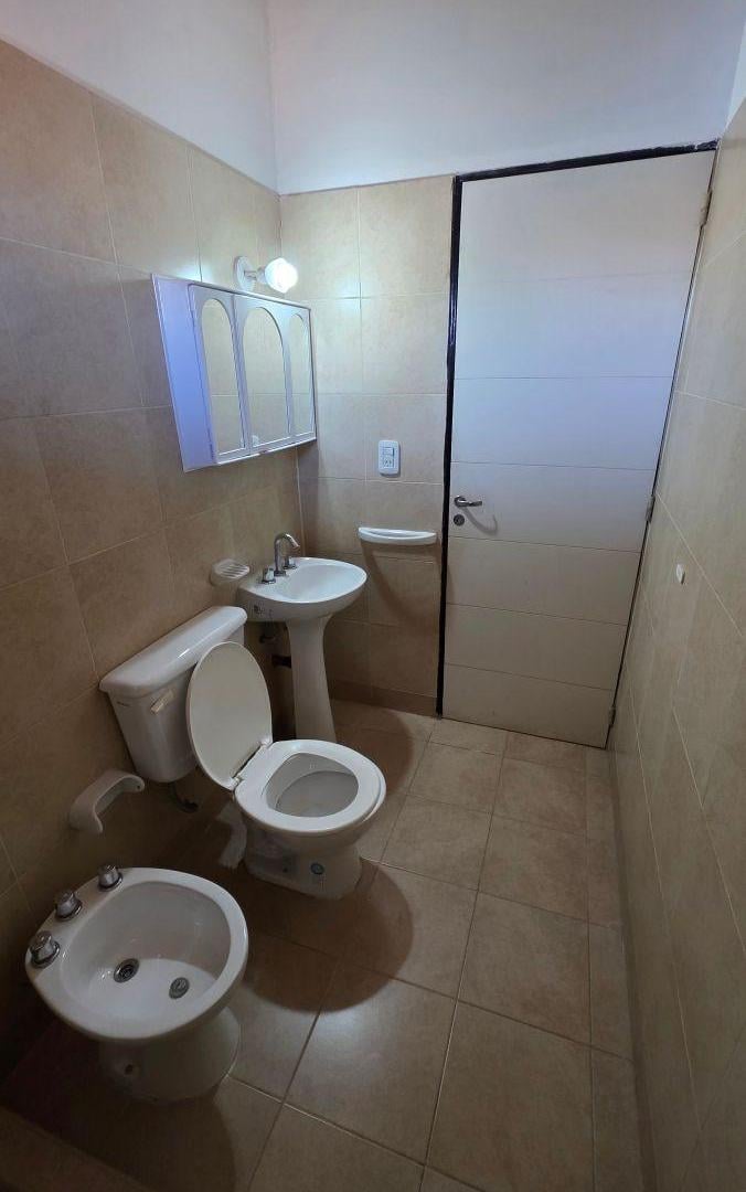 Foto de Alquiler Hermoso Departamento Dúplex 2 dormitorios y patio en Maipú, imagen 5