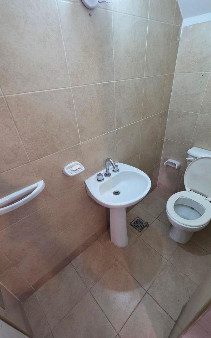 Foto de Alquiler Hermoso Departamento Dúplex 2 dormitorios y patio en Maipú, imagen 4