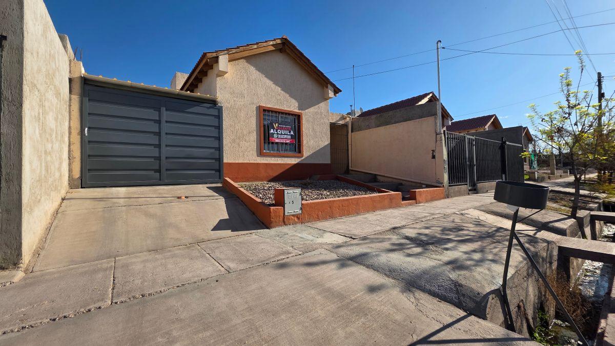 Foto de Impecable Casa de 3 Dorm. en B° Natania 47, Luzuriaga - Maipú, imagen 2