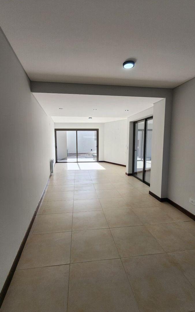 Foto de Alquiler de Casa a estrenar en Barrio Privado Solares de Alsina - Maipú, imagen 5