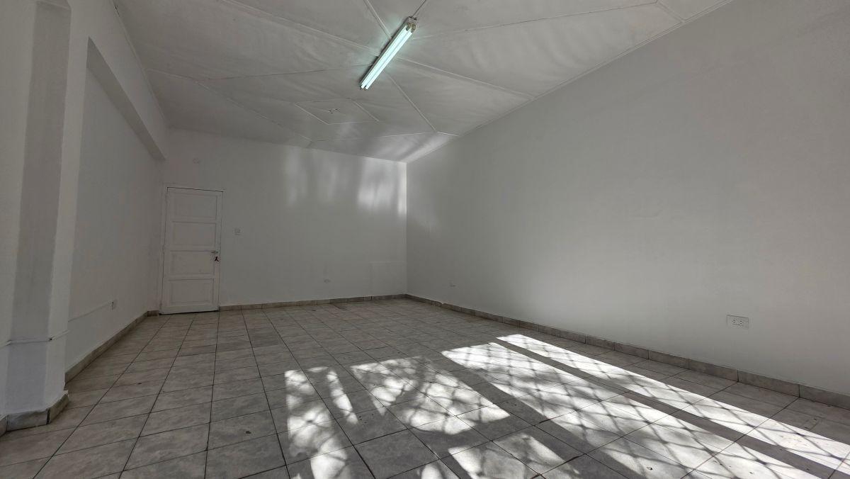 Foto de Local comercial en alquiler en Maipú Centro, imagen 4