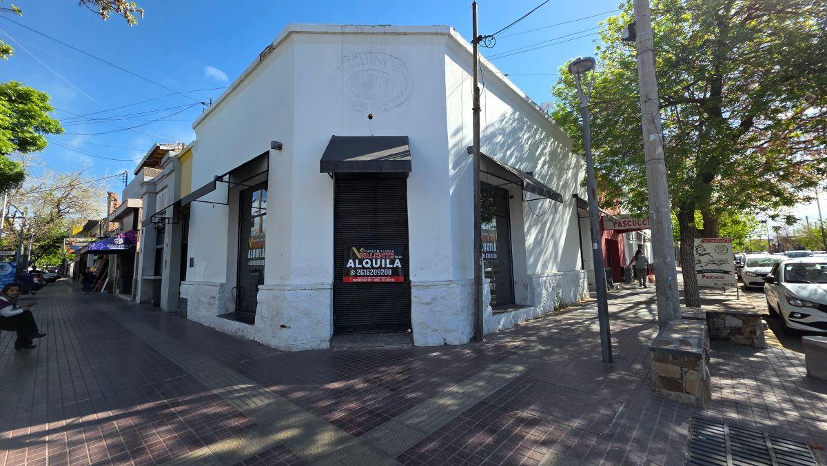 Foto de Excelente salón en Alquiler en importante esquina de Maipú, imagen 1