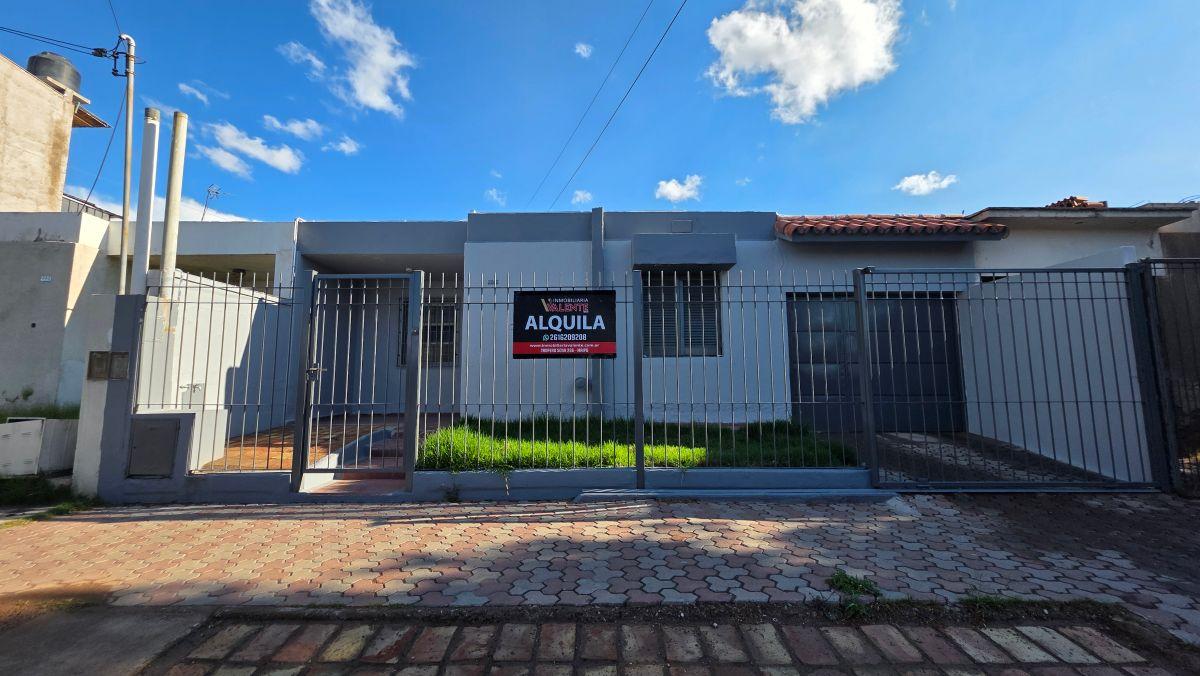 Foto de Hermosa y amplia casa en alquiler en Luzuriaga, Maipu, imagen 1