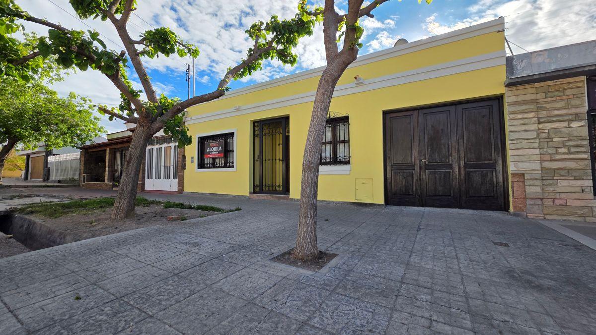 Foto de Casa en alquiler en radio céntrico de Maipú, imagen 2