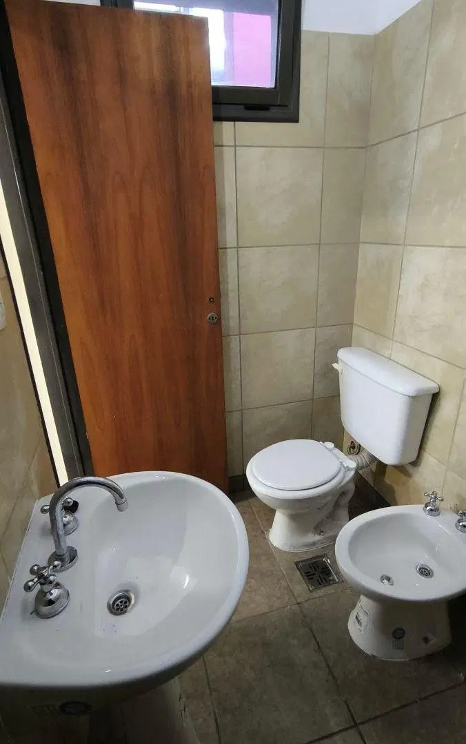 Alquilo local comercial, Barrio San Vicente 5