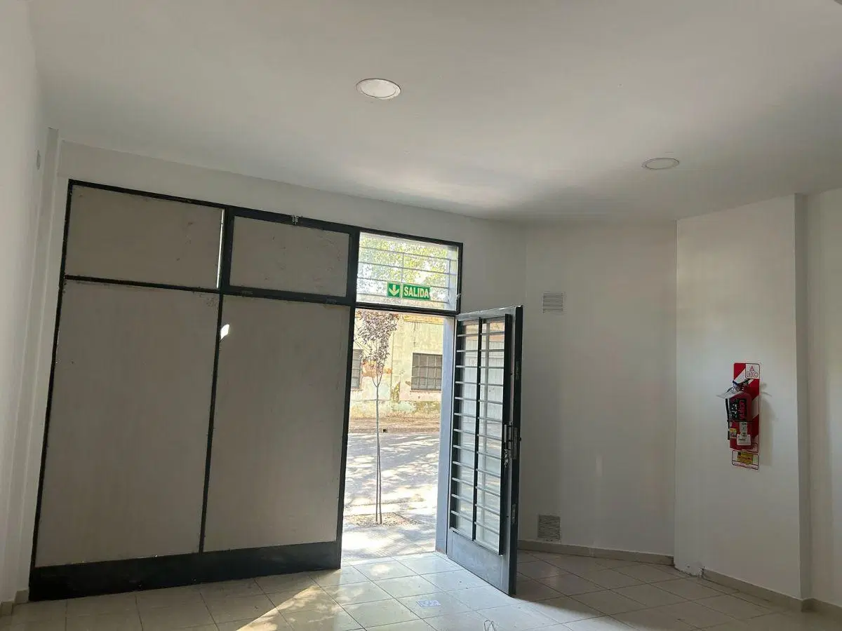 Alquilo local comercial, Barrio San Vicente 1
