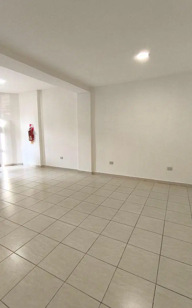 Alquilo local comercial, Barrio San Vicente 3