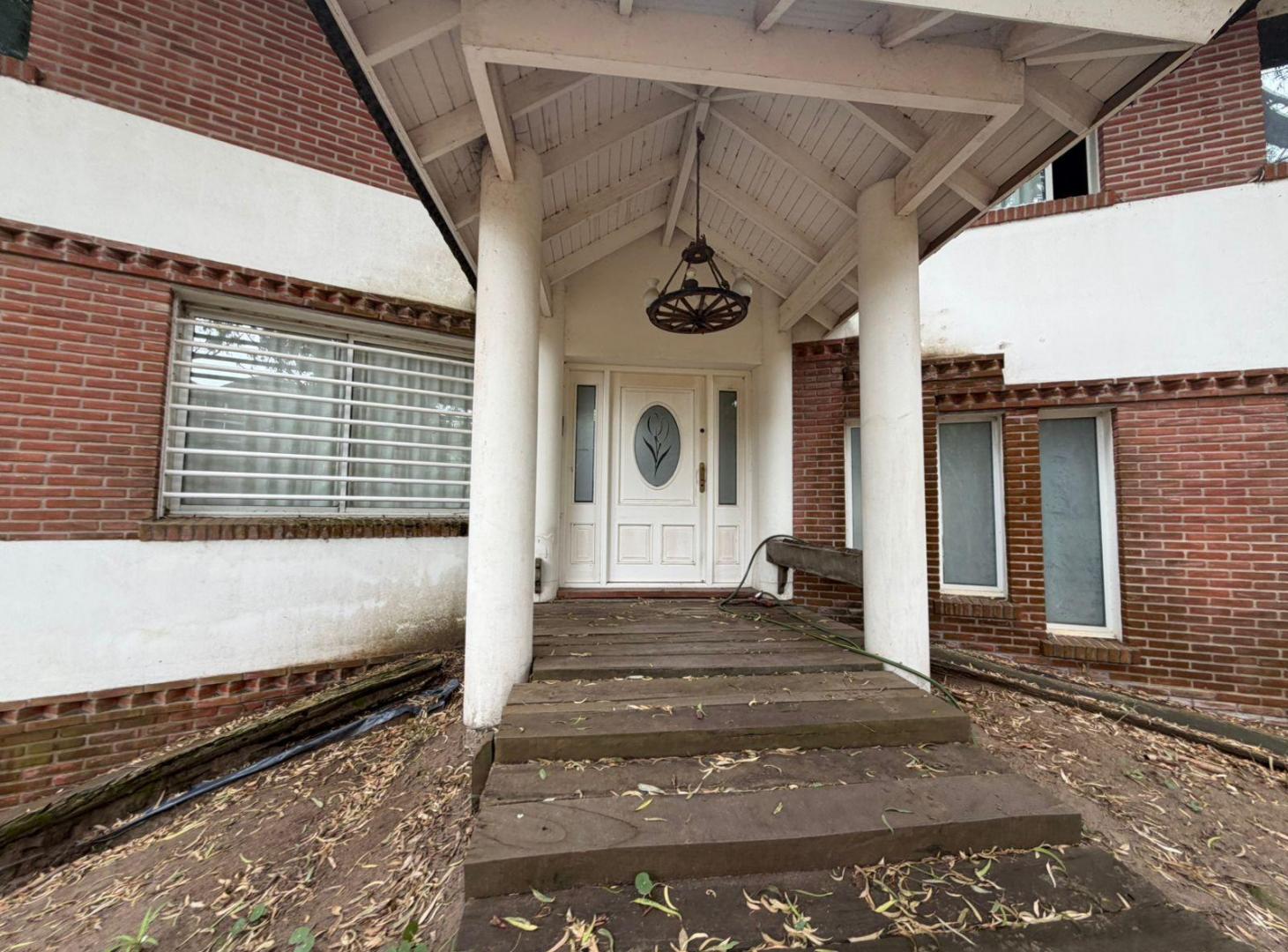 Casa en Venta -Santa Teresita Sobre el Monte- Cerca del Mar.-
