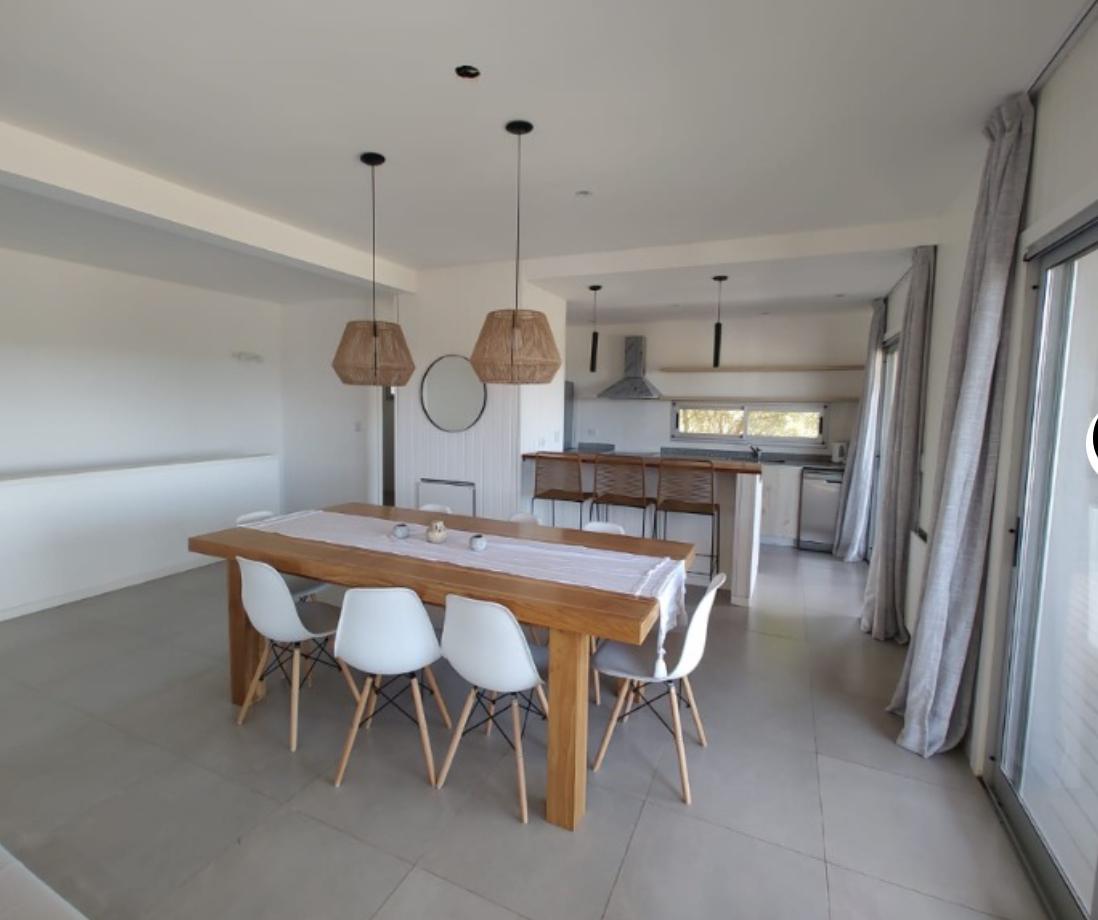 Oportunidad! Casa en Costa Esmeralda 1