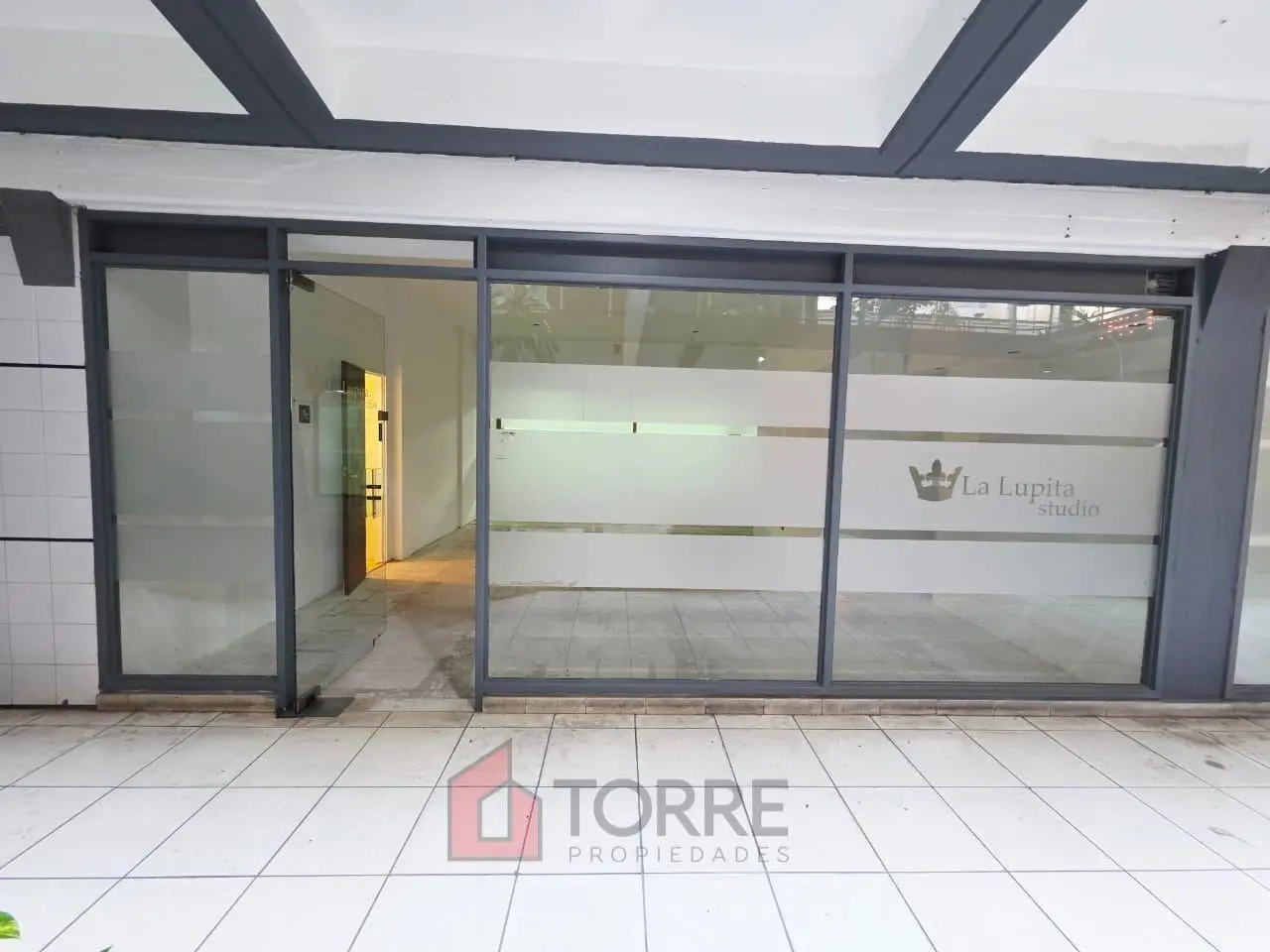 LOCAL/OFICINA EN ALQUILER EN LA MEJOR ZONA COMERCIAL DE MARTÍNEZ, SAN ISIDRO 2