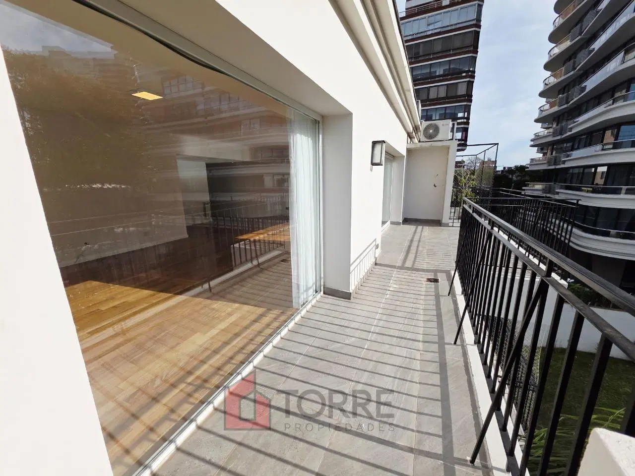 Divino dúplex con cochera y amenities en alquiler en La Lucila, a media cuadra de Libertador, calle 4