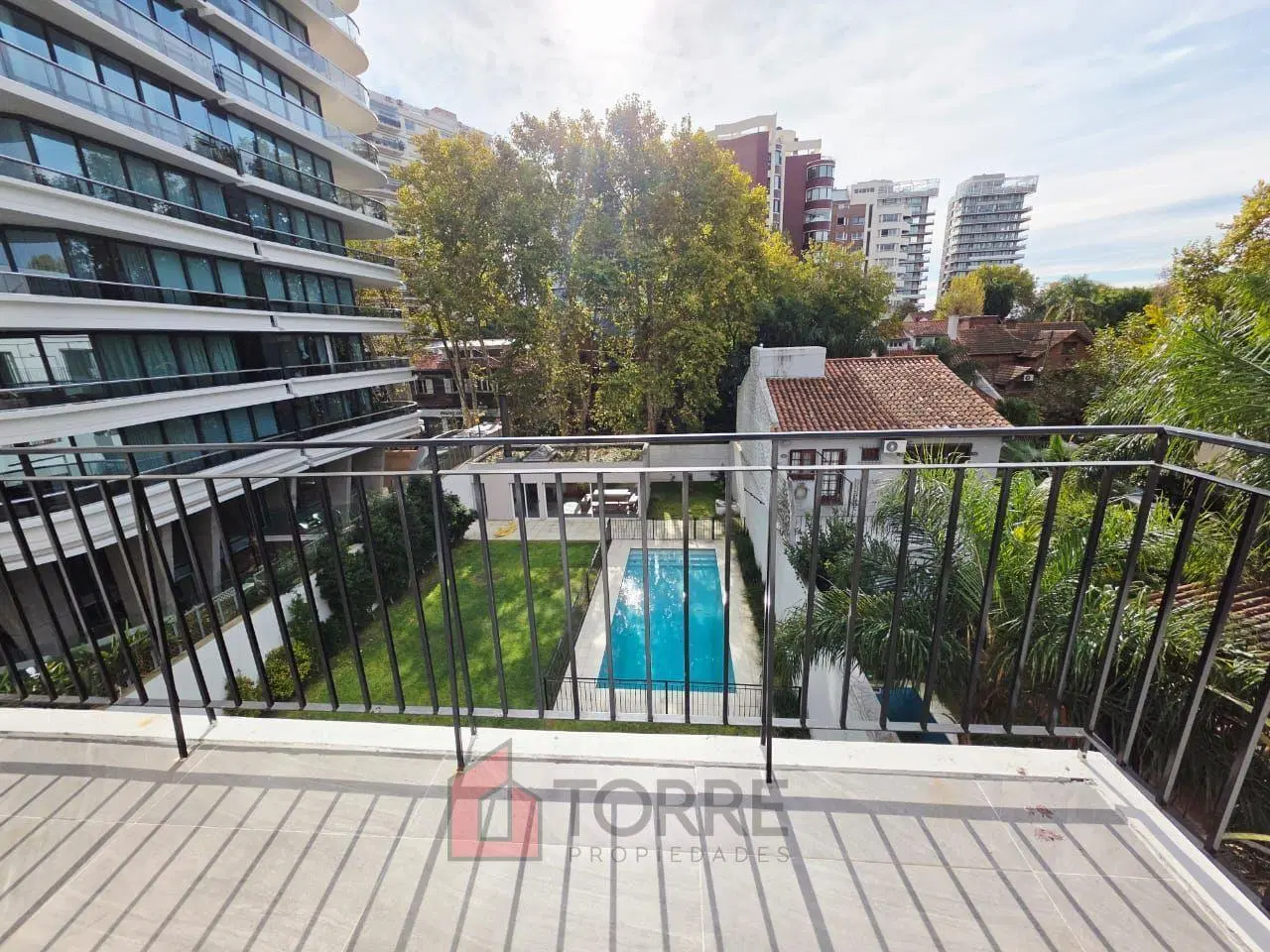Divino dúplex con cochera y amenities en alquiler en La Lucila, a media cuadra de Libertador, calle 2