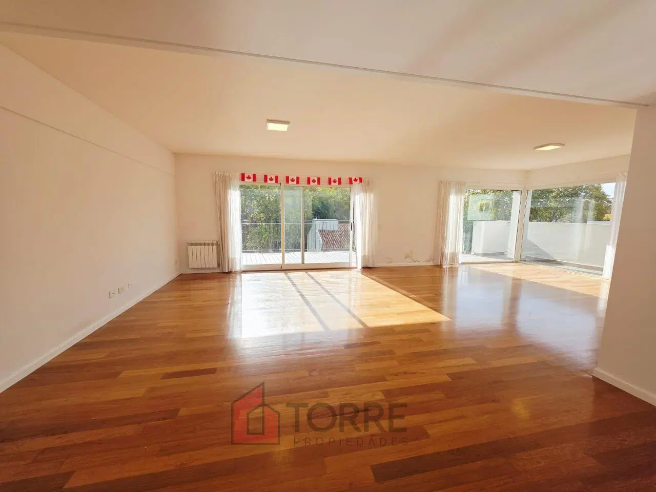 Divino dúplex con cochera y amenities en alquiler en La Lucila, a media cuadra de Libertador, calle 3