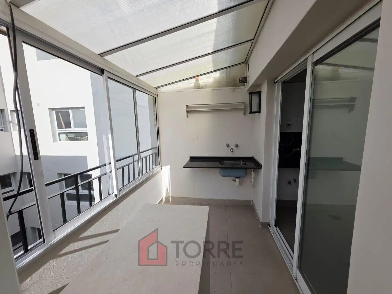 Divino dúplex con cochera y amenities en alquiler en La Lucila, a media cuadra de Libertador, calle 5