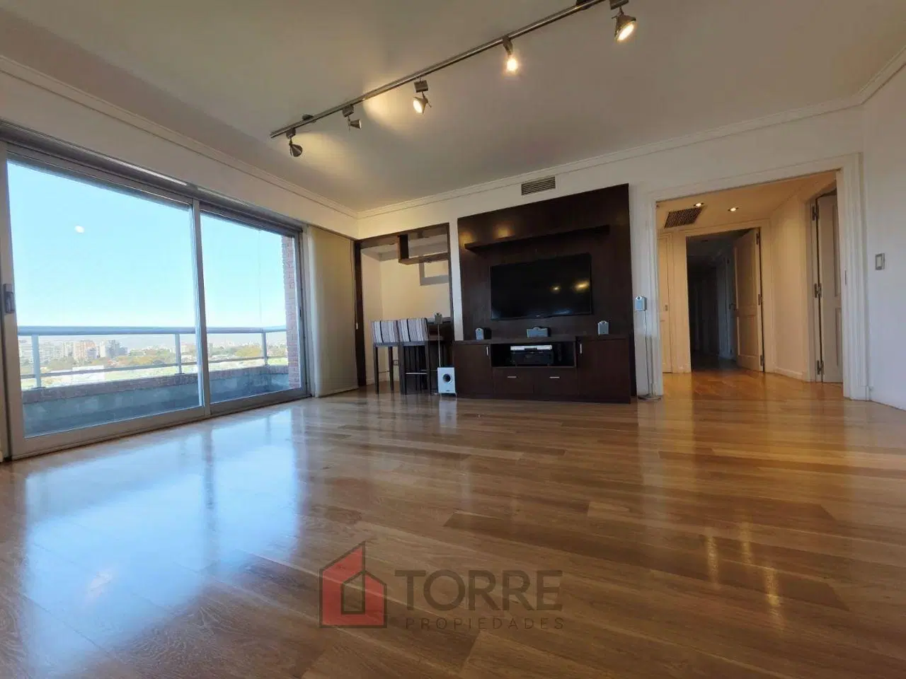 Elegante depto en alquiler en Torre Amalfi, con amenities y seguridad, zona Lincold School 3
