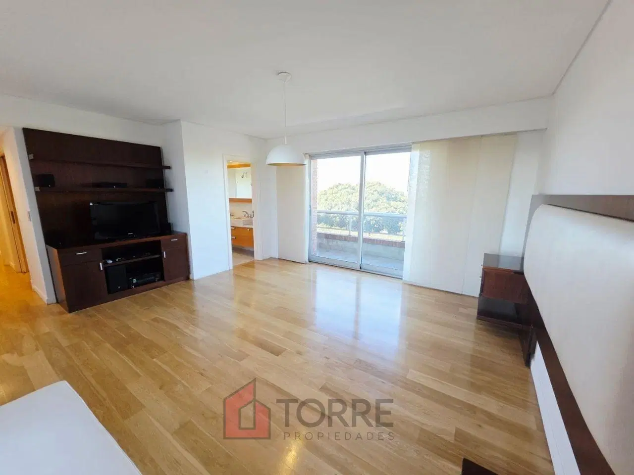 Elegante depto en alquiler en Torre Amalfi, con amenities y seguridad, zona Lincold School 8