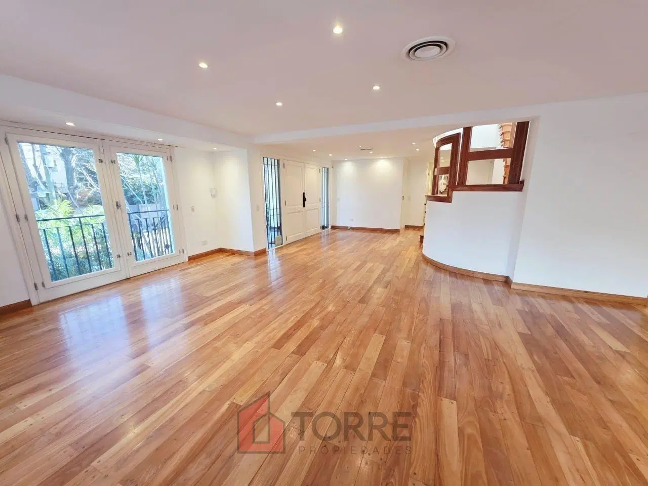 Elegante casa en alquiler en zona residencial de Martínez 5