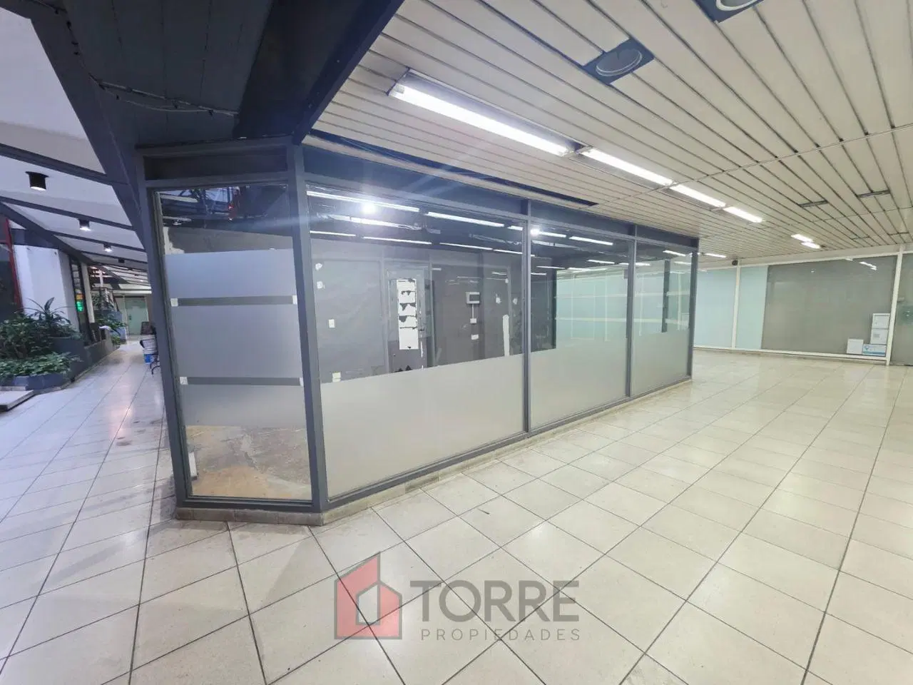 LOCAL/OFICINA EN ALQUILER EN LA MEJOR ZONA COMERCIAL DE MARTÍNEZ, SAN ISIDRO 2